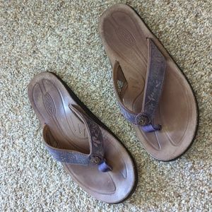 Keen size 7 flip flop